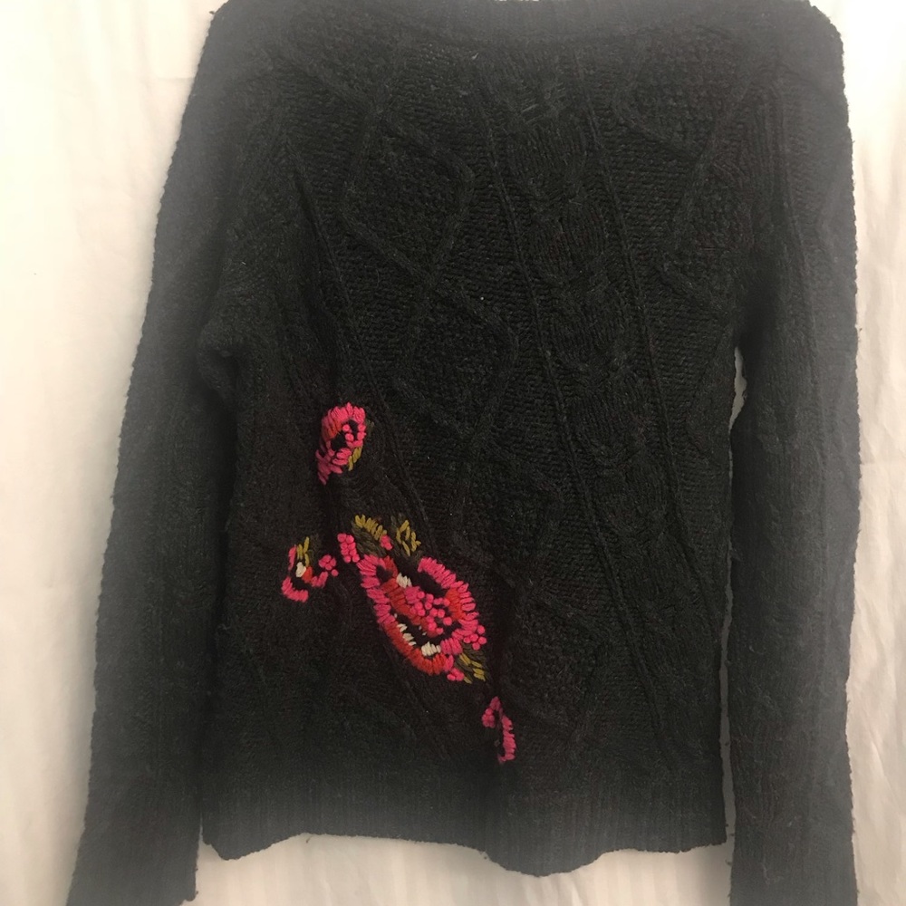 Sweater - Picture 2 of 4